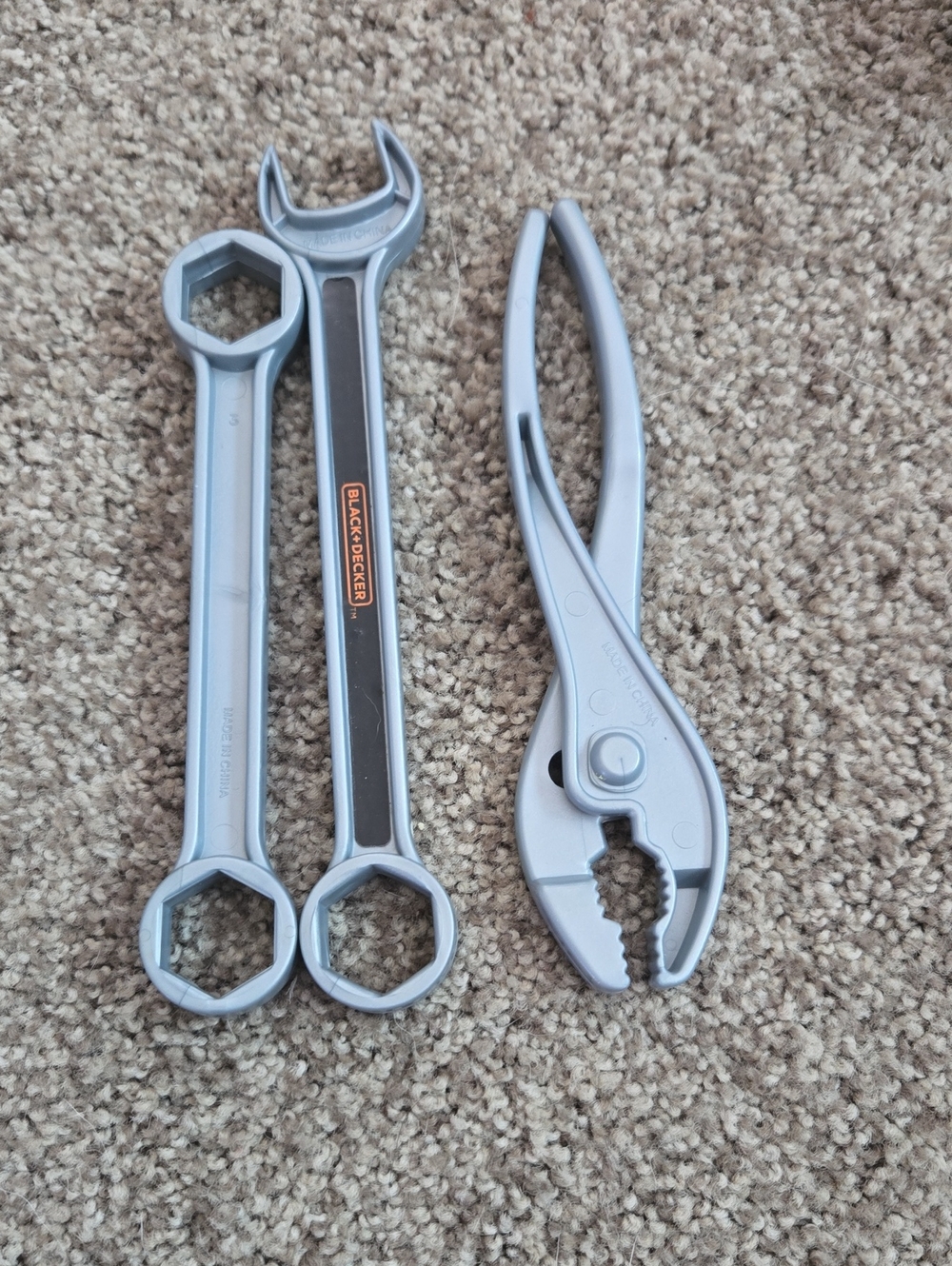 Toy Tool Set - Picture 7 of 9